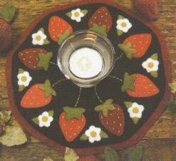 Little Stitchies - Strawberries Candle Mat / Pattern + Material -Qbpn BR163 1 4e7244ea 647b 4a96 aee0 9313a76cc1ee